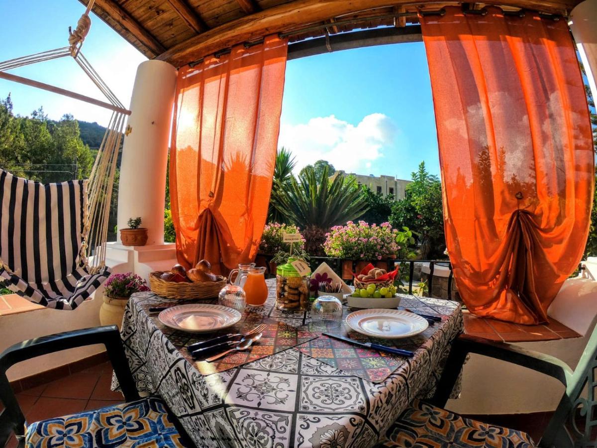 Lauricella Bed And Breakfast Lipari  Eksteriør bilde